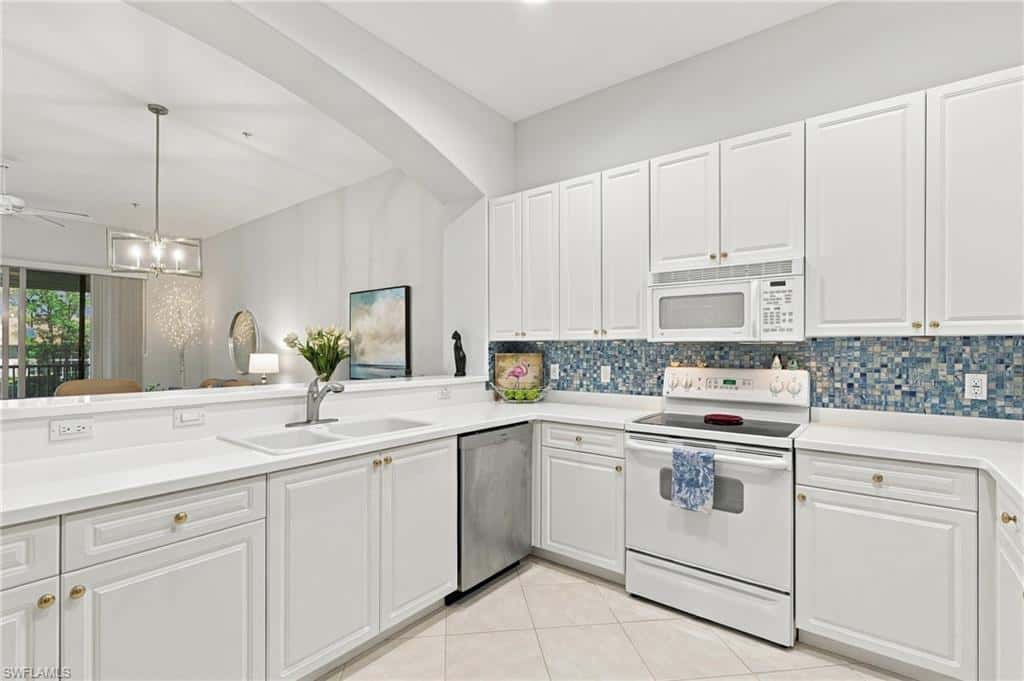 1112 Manor Lake Dr #202, Naples, photo 7