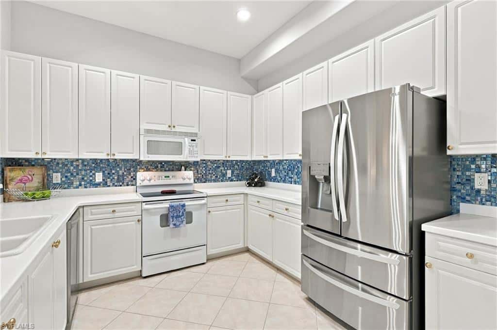 1112 Manor Lake Dr #202, Naples, photo 5