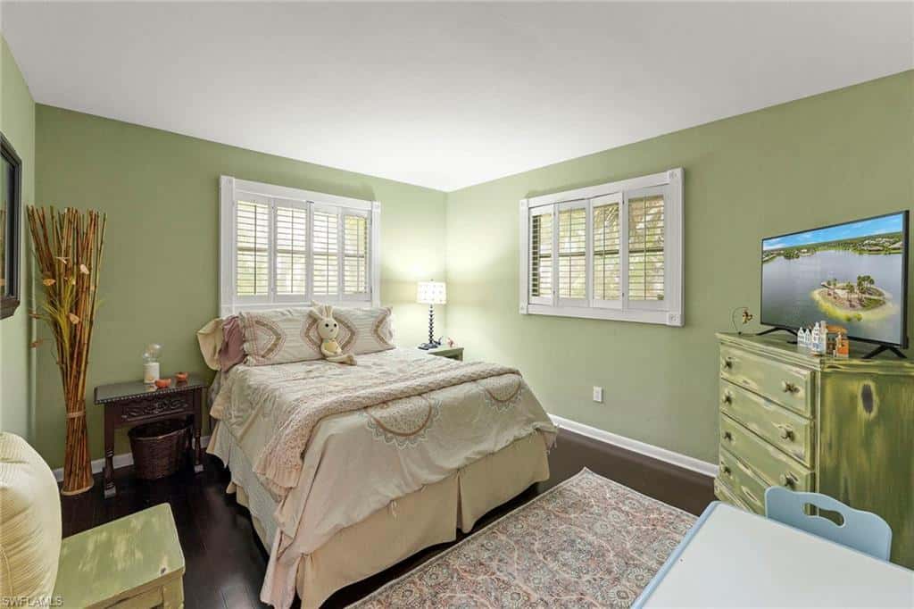511 Eastwood Dr, Naples, photo 35