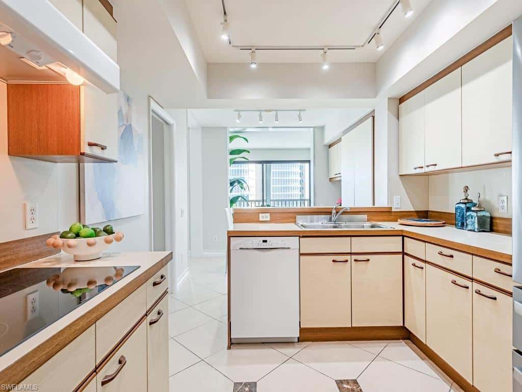 4401 Gulf Shore Blvd #604, Naples, photo 8