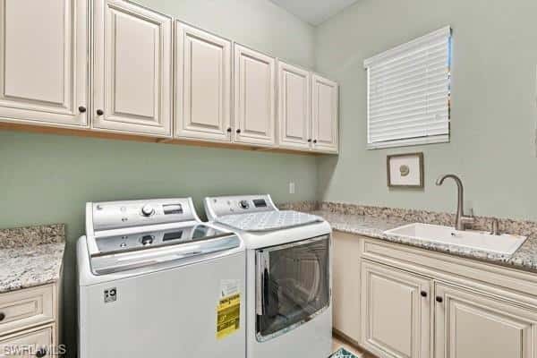 9939 Corso Bello Dr, Naples, photo 36
