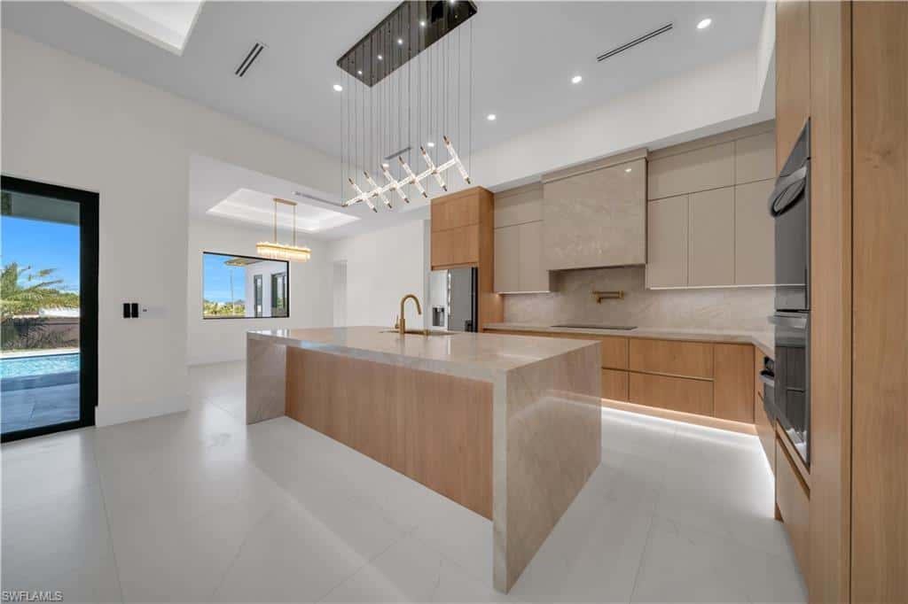 2421 Santa Barbara Blvd, Cape Coral, photo 4