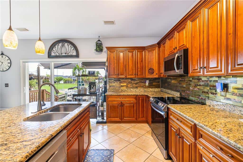 1520 15th Pl, Cape Coral, photo 9