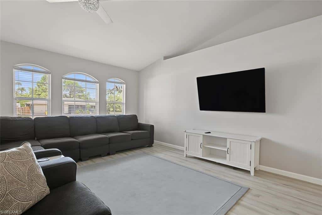 19005 Tampa Rd, Fort Myers, photo 13