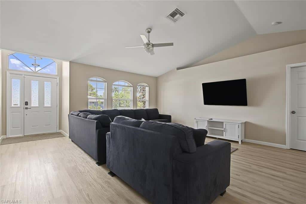 19005 Tampa Rd, Fort Myers, photo 12