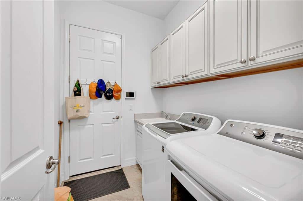 2324 Grenadines Way, Naples, photo 21