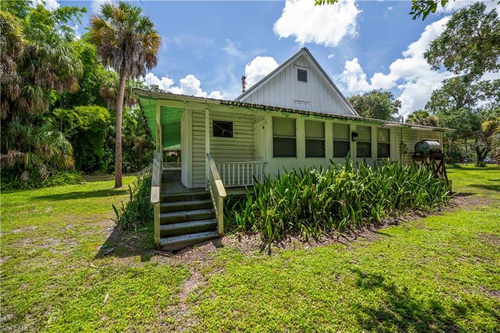 160 Curry St, Labelle, photo 6