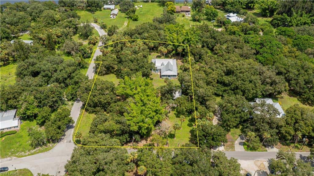 160 Curry St, Labelle, photo 43