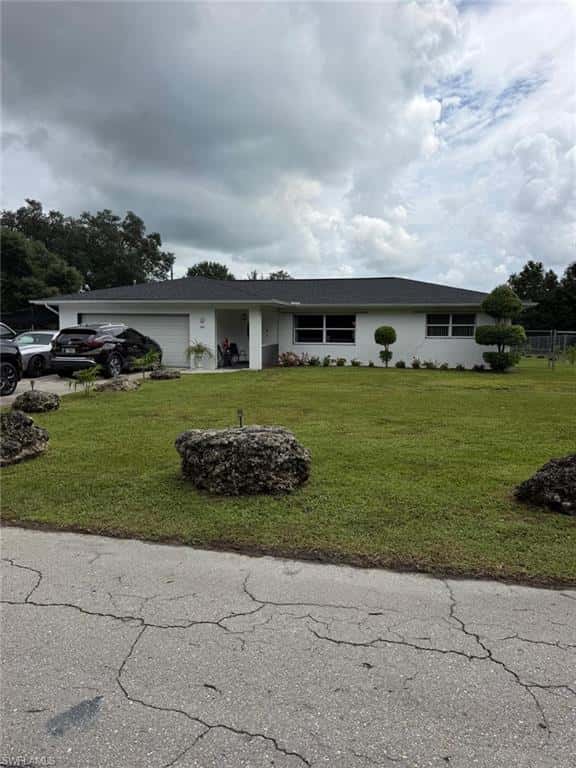 704 Cleveland Ave, Lehigh Acres, photo 47