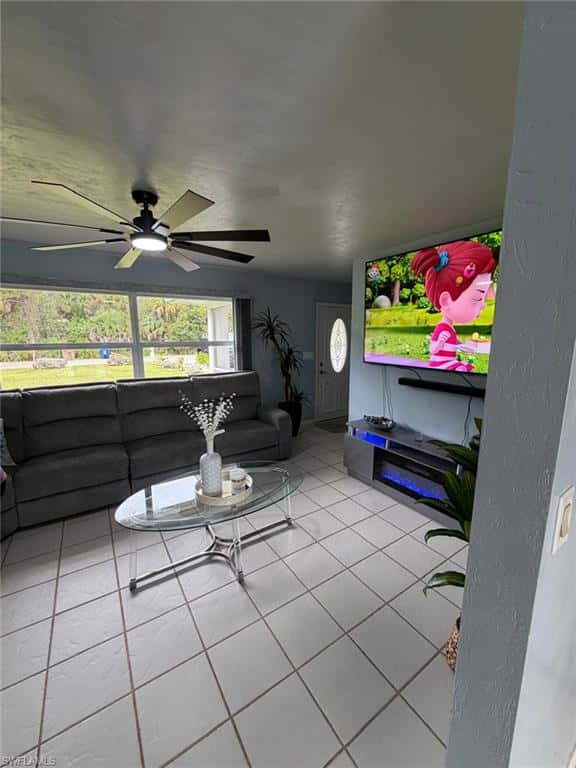 704 Cleveland Ave, Lehigh Acres, photo 4