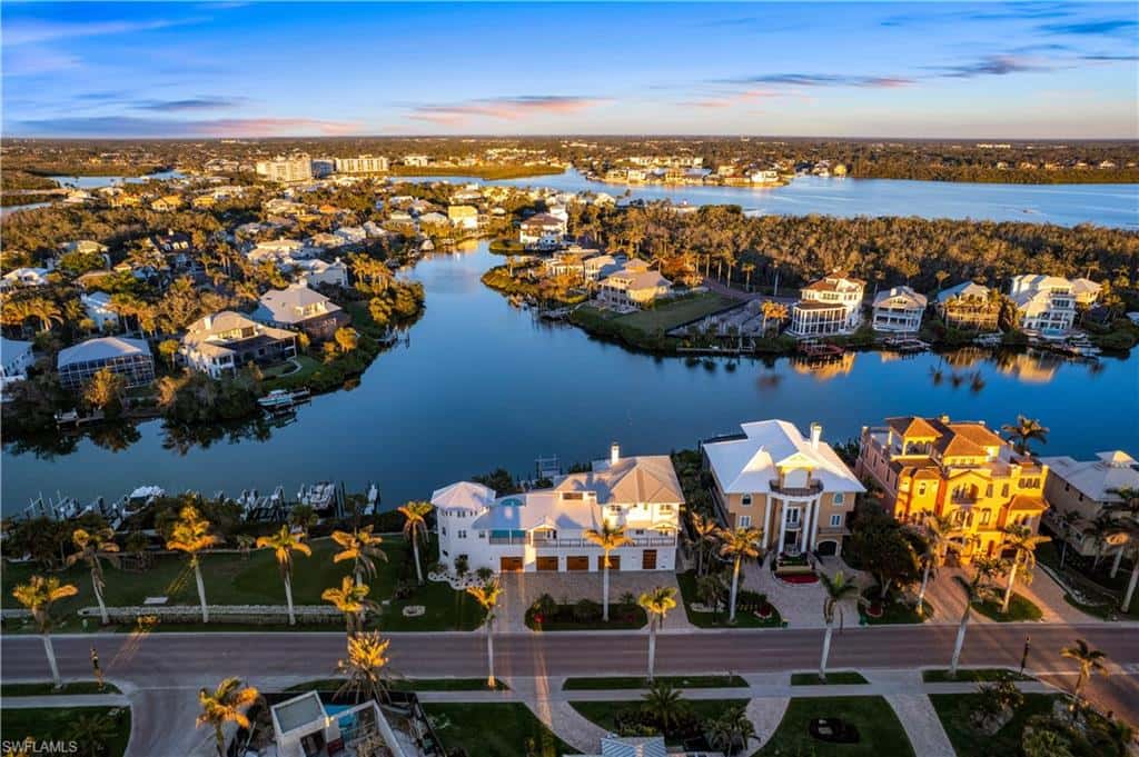 220 Barefoot Beach Blvd, Bonita Springs, photo 15