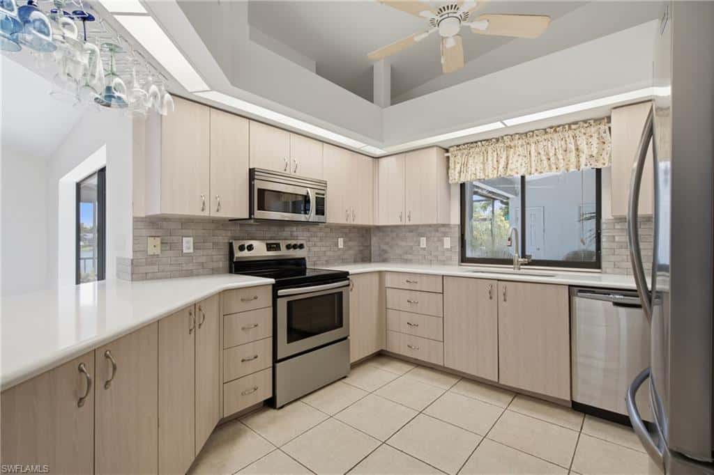 6040 Lake Grasmere Way, Fort Myers, photo 18