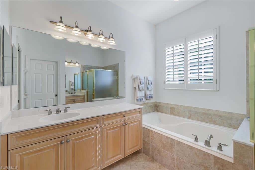 8737 Mustang Island Cir, Naples, photo 17