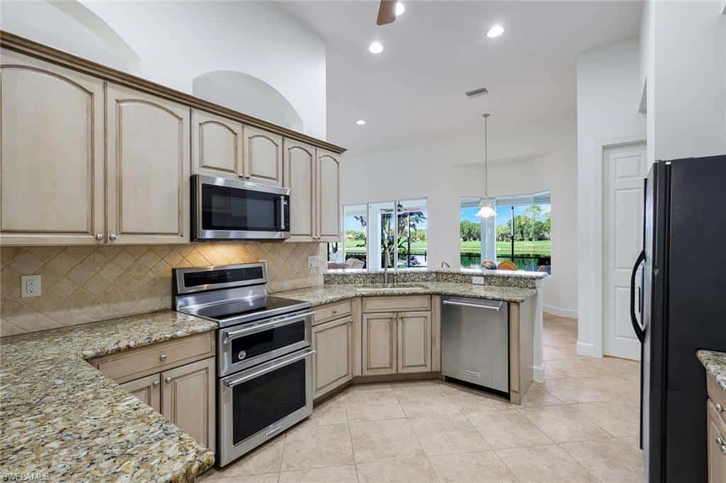 8737 Mustang Island Cir, Naples, photo 11