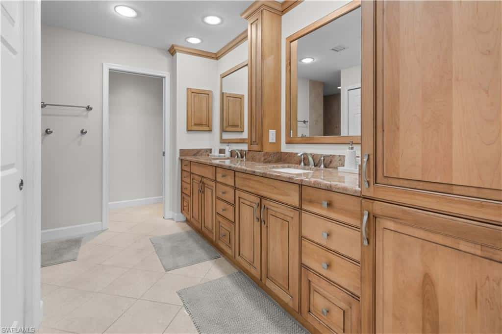 807 Rue Deville #2.11, Naples, photo 17