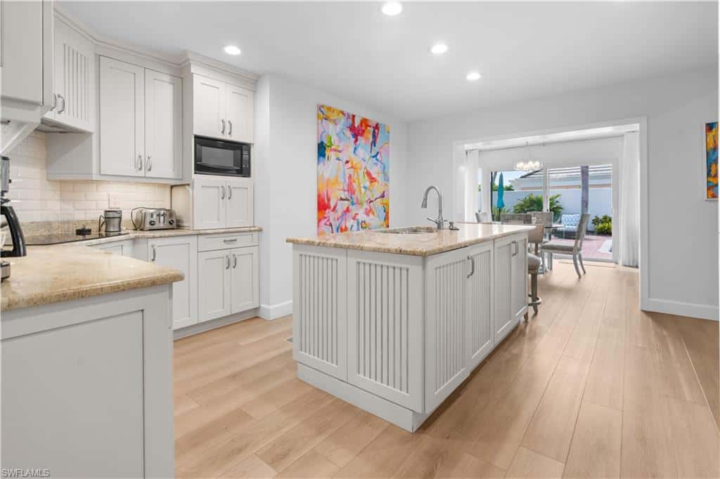 807 Rue Deville #2.11, Naples, photo 8