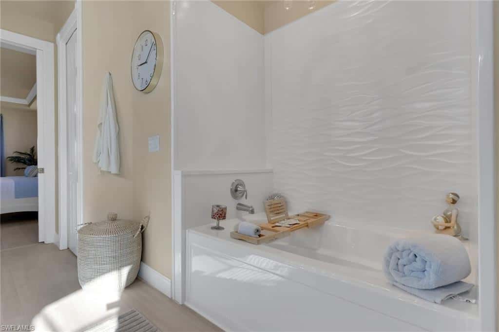 8451 Southwind Bay Cir, Fort Myers, photo 24