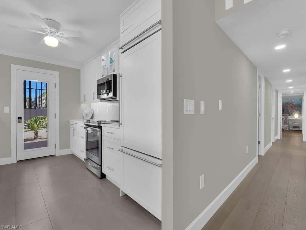 222 Harbour Dr #103, Naples, photo 9