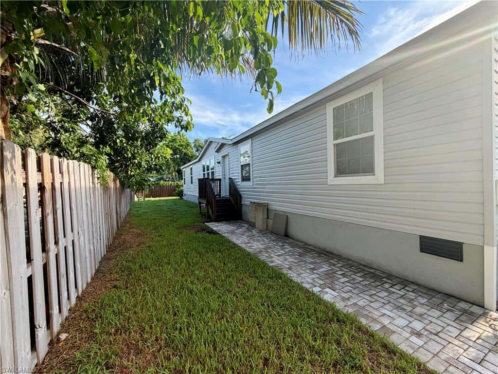 755 Ridgewood Dr, West Palm Beach, photo 22