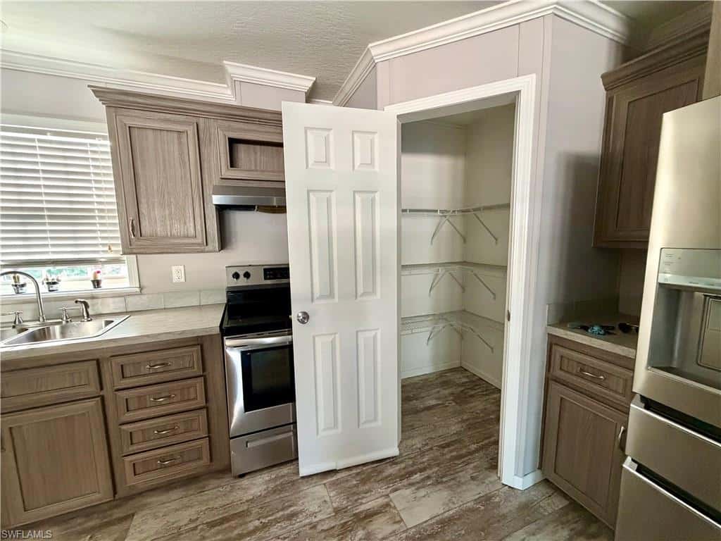 755 Ridgewood Dr, West Palm Beach, photo 8