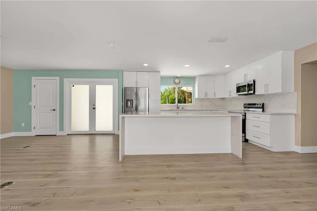 5885 Pine Tree Dr, Sanibel, photo 16
