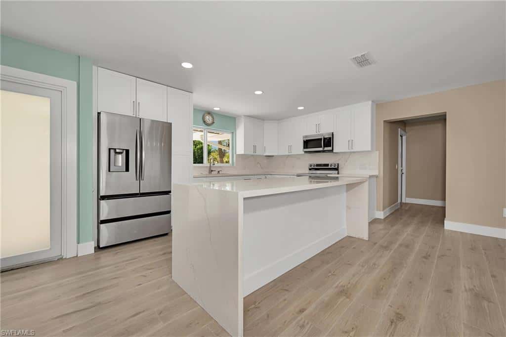 5885 Pine Tree Dr, Sanibel, photo 18