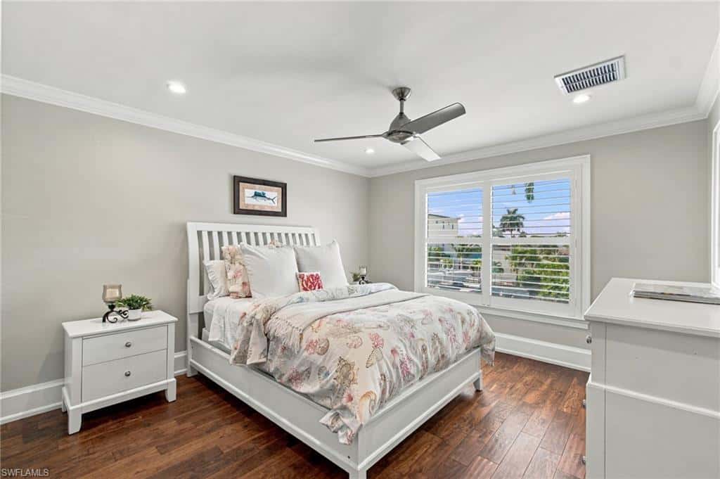 132 Hilo St, Naples, photo 32
