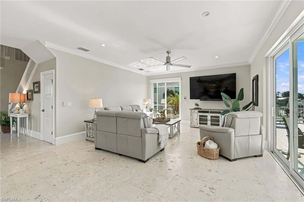 132 Hilo St, Naples, photo 18