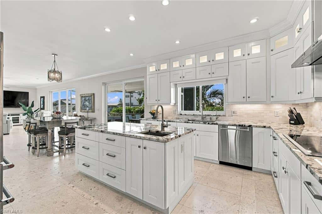 132 Hilo St, Naples, photo 15