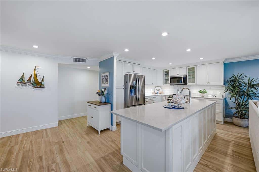 2875 Gulf Shore Blvd #106, Naples, photo 9