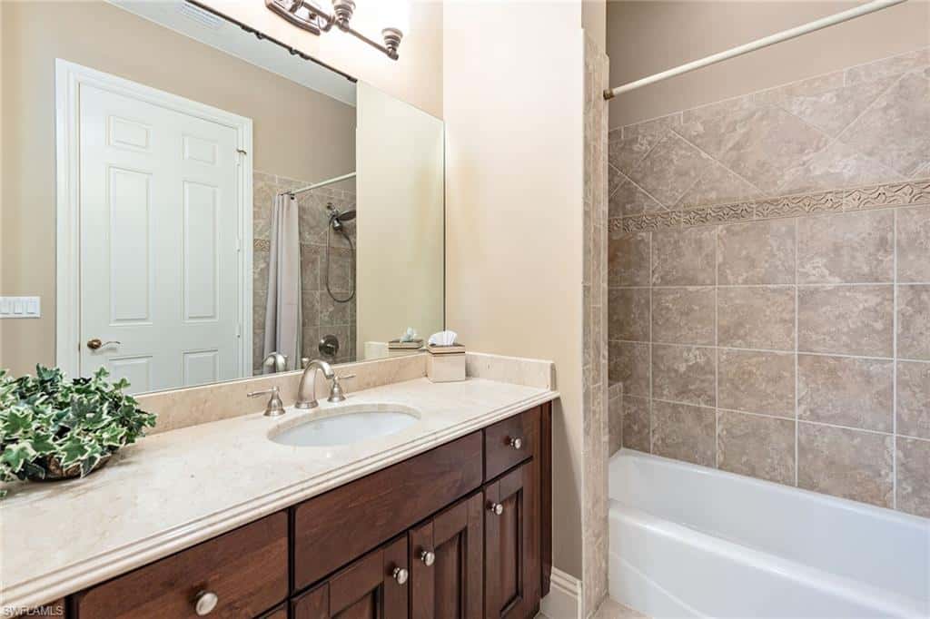 9284 Menaggio Ct #202, Naples, photo 22