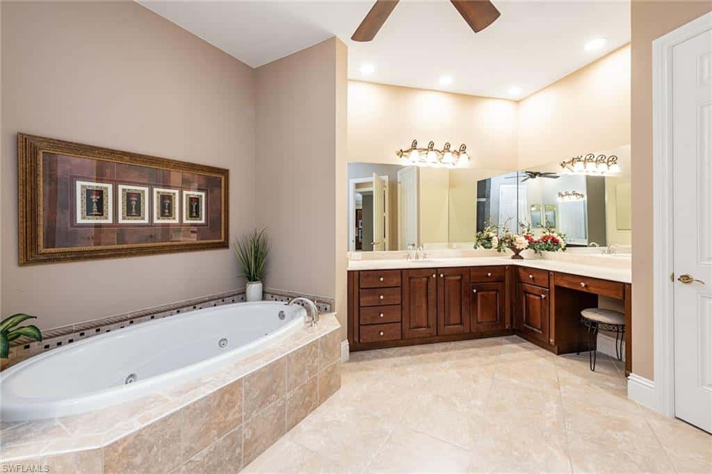 9284 Menaggio Ct #202, Naples, photo 18