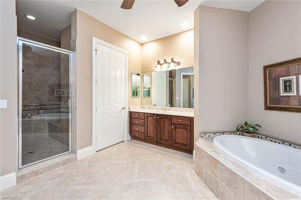 9284 Menaggio Ct #202, Naples, photo 19
