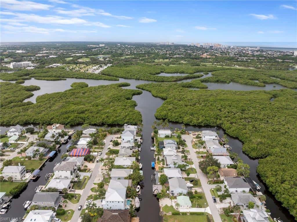 1282 Venetian Way, Naples, photo 44