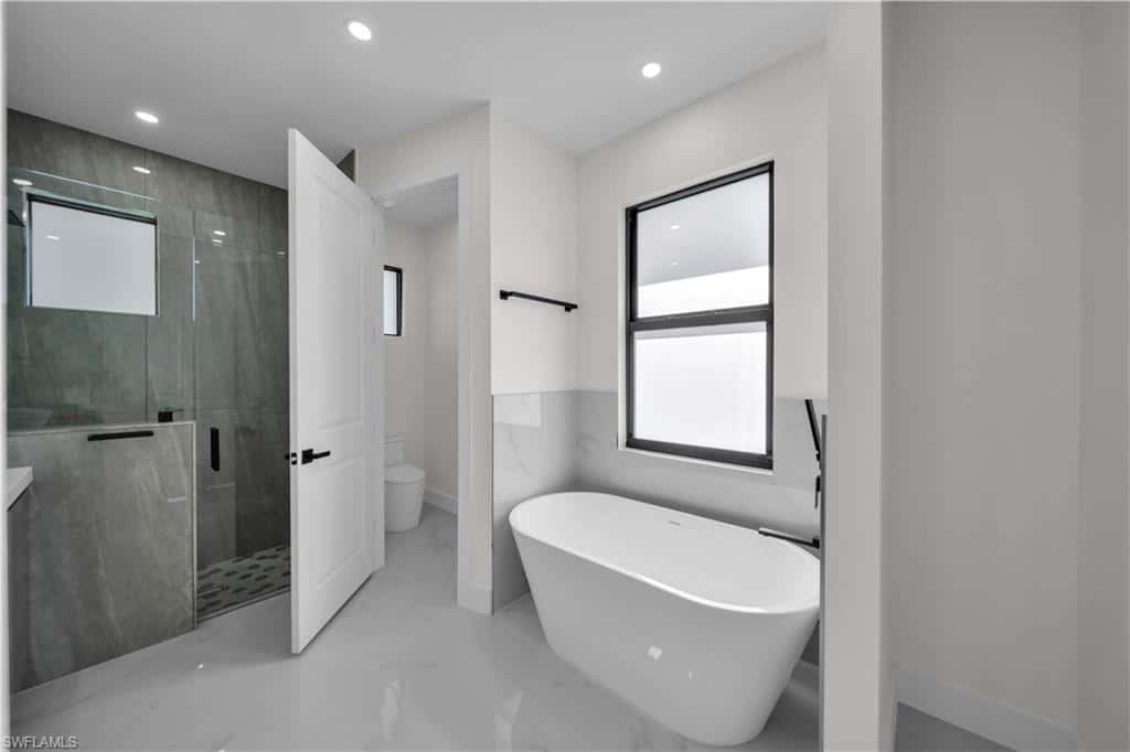 3221 3rd Ter, Cape Coral, photo 19