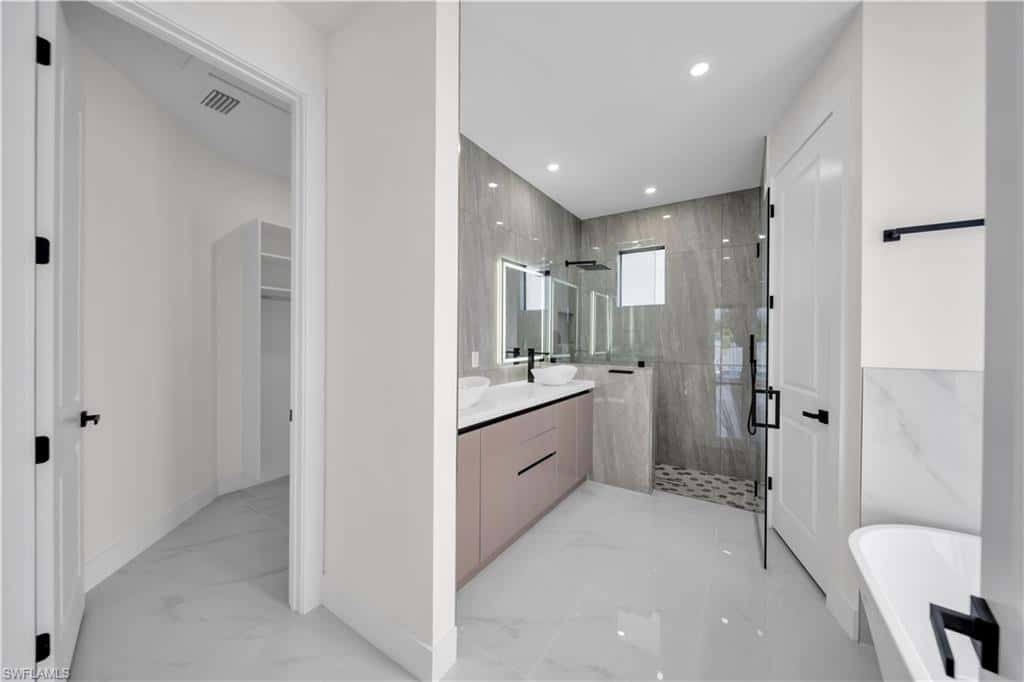 3221 3rd Ter, Cape Coral, photo 21