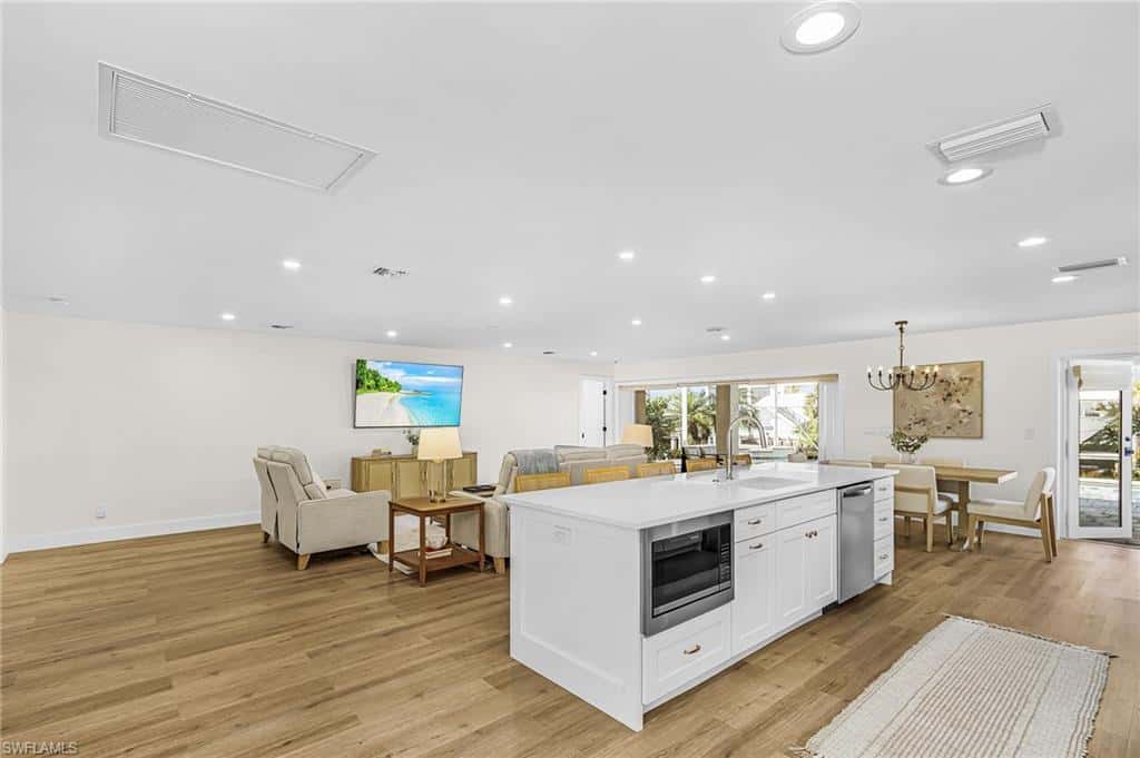 8 Palmview Blvd, Fort Myers Beach, photo 5