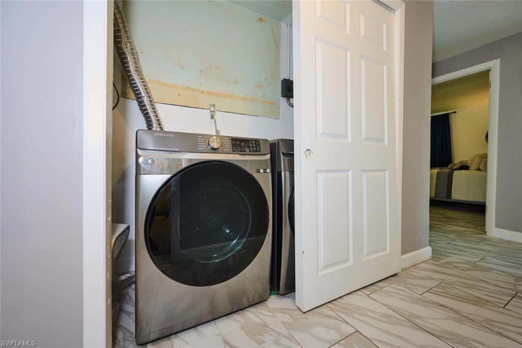 2212 Crystal Dr, Fort Myers, photo 22