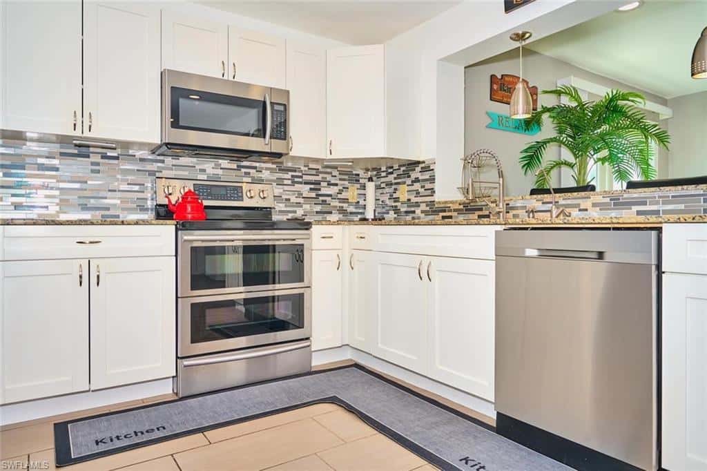 2212 Crystal Dr, Fort Myers, photo 9