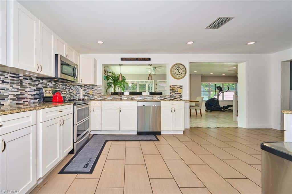 2212 Crystal Dr, Fort Myers, photo 8