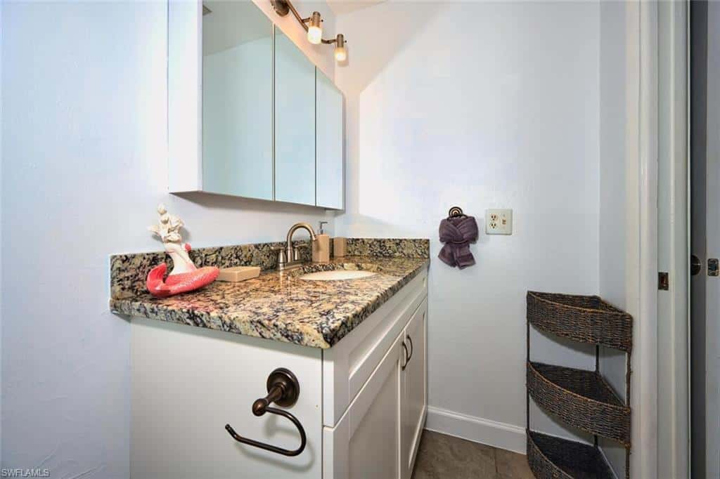2212 Crystal Dr, Fort Myers, photo 21