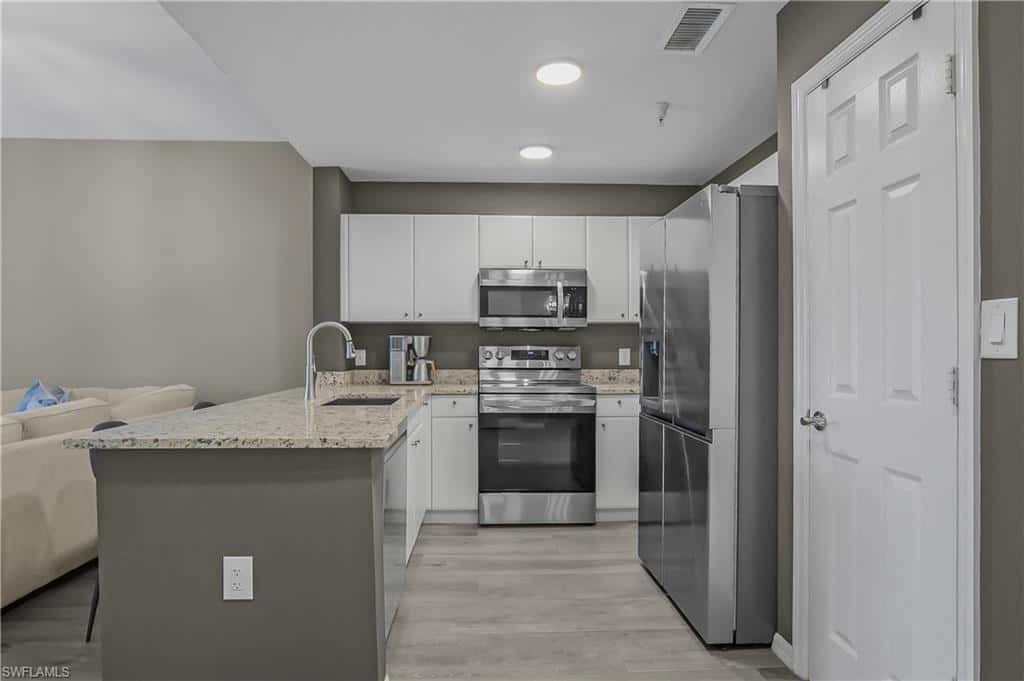 4450 Botanical Place Cir #406, Naples, photo 10