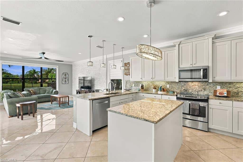 11696 Stonecreek Cir, Fort Myers, photo 9
