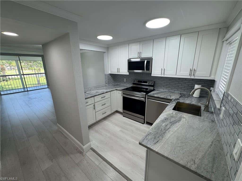 400 Forest Lakes Blvd #209, Naples, photo 4