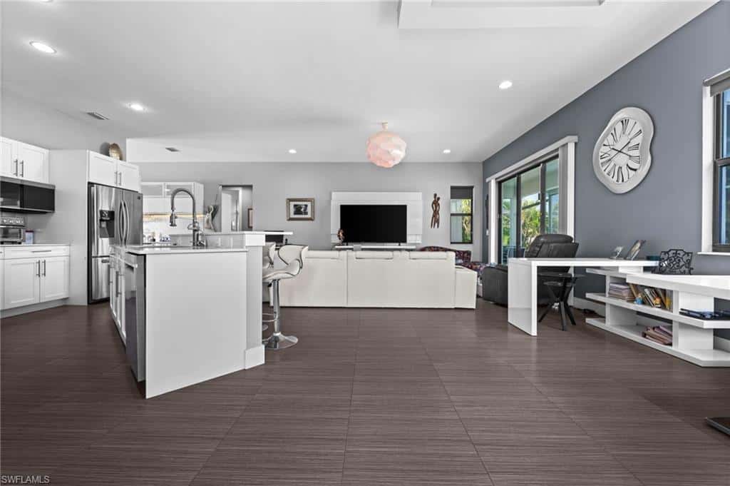 1007 16th Pl, Cape Coral, photo 6