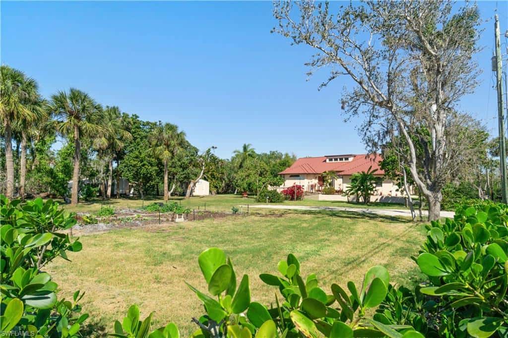 27557 Shore Dr, Bonita Springs, photo 10