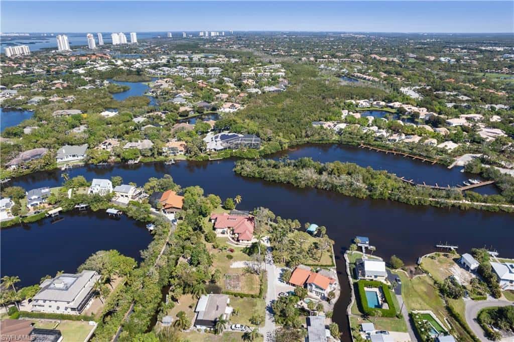 27557 Shore Dr, Bonita Springs, photo 4