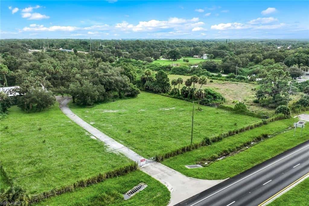 21211 Palm Beach Blvd, Alva, photo 6