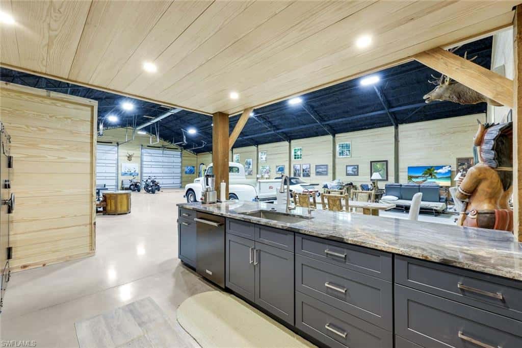 21211 Palm Beach Blvd, Alva, photo 13