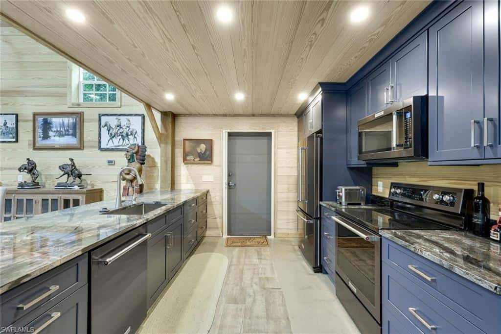 21211 Palm Beach Blvd, Alva, photo 14